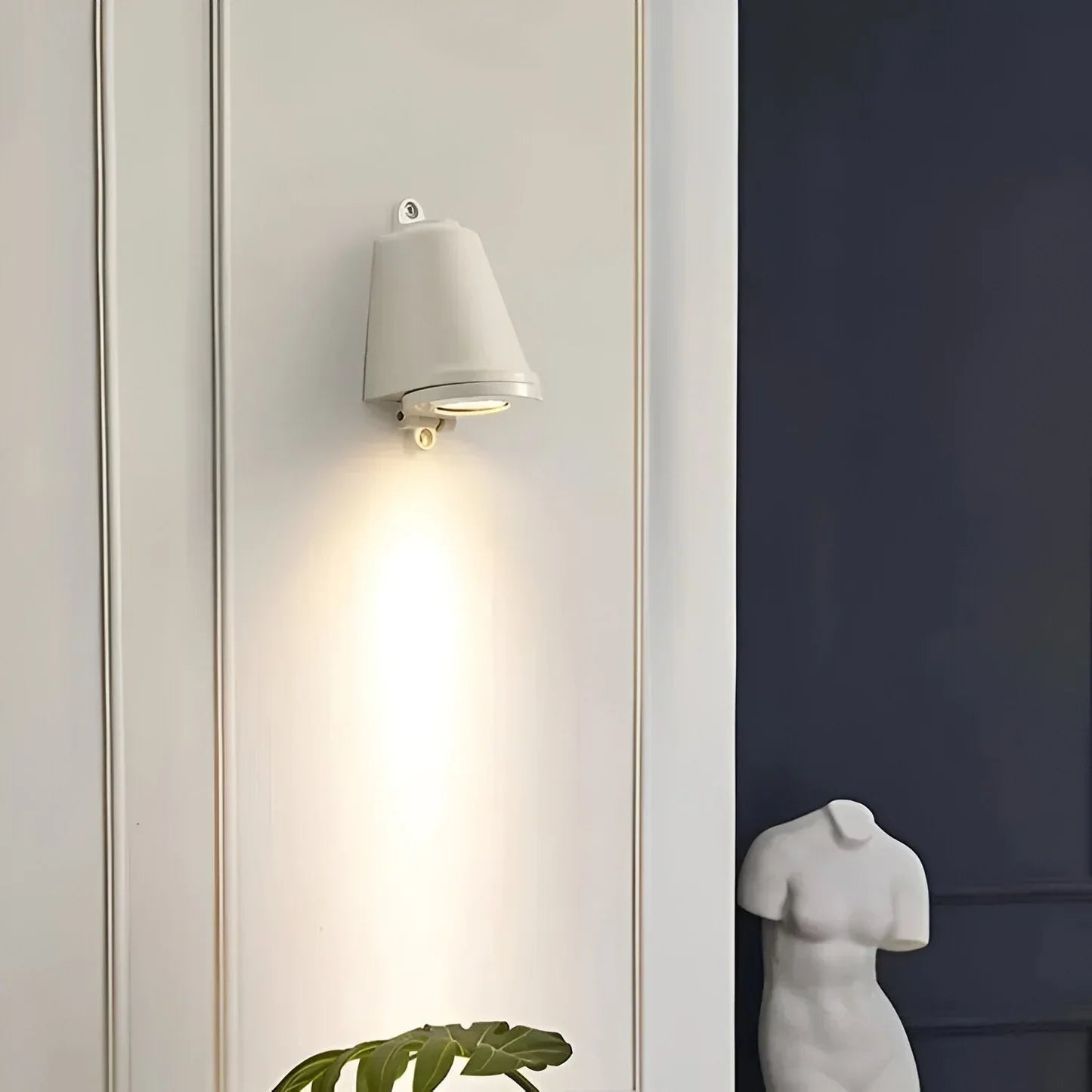 Aureva Minimalist LED Outdoor Wall Lamp