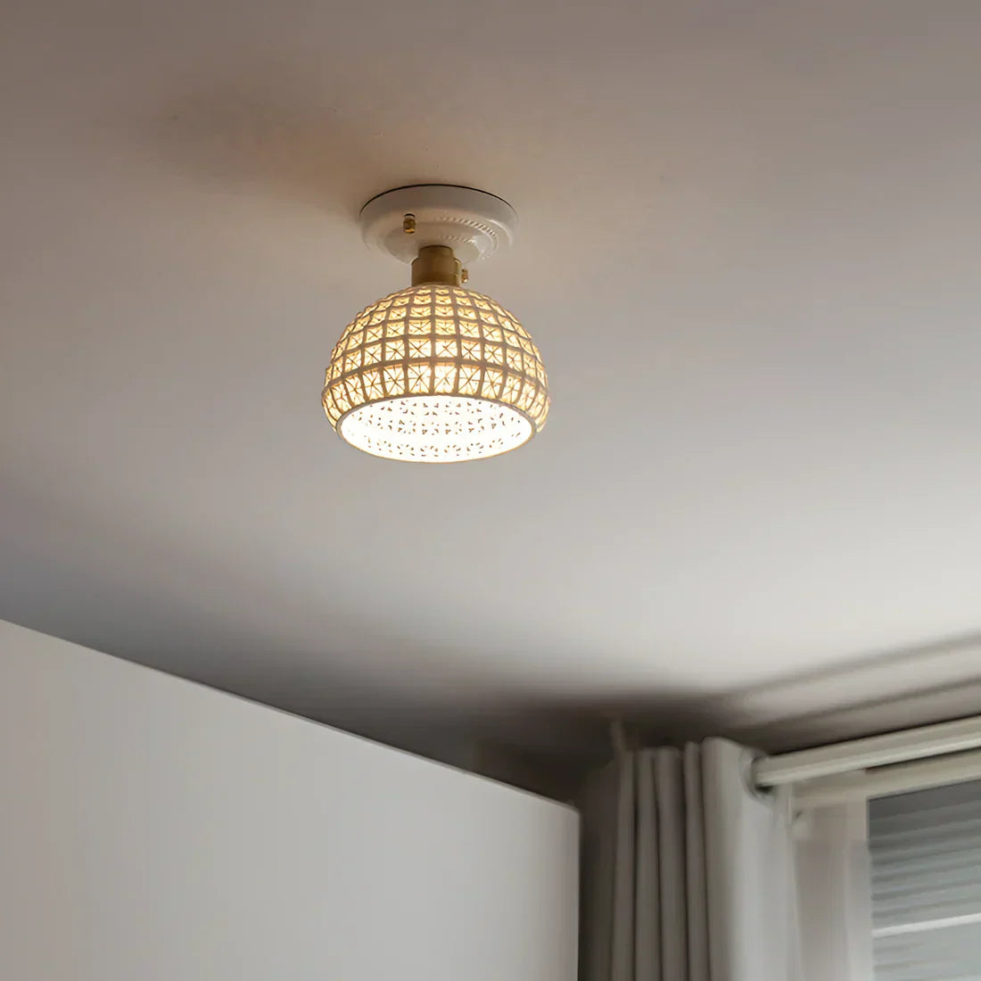 Myrrha Nordic Ceramic Ceiling Lamp